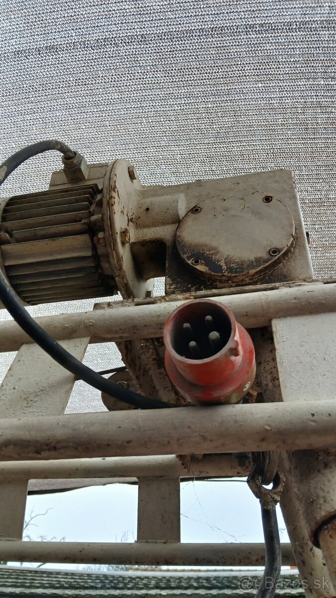 Trojnozka,elektricky navijak na zabijacku - 2