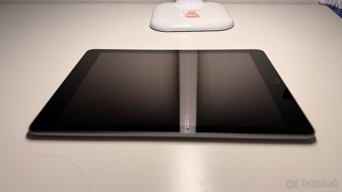 Tablet Apple iPad 6. Gen 32GB Space Gray Wi-fi - 2