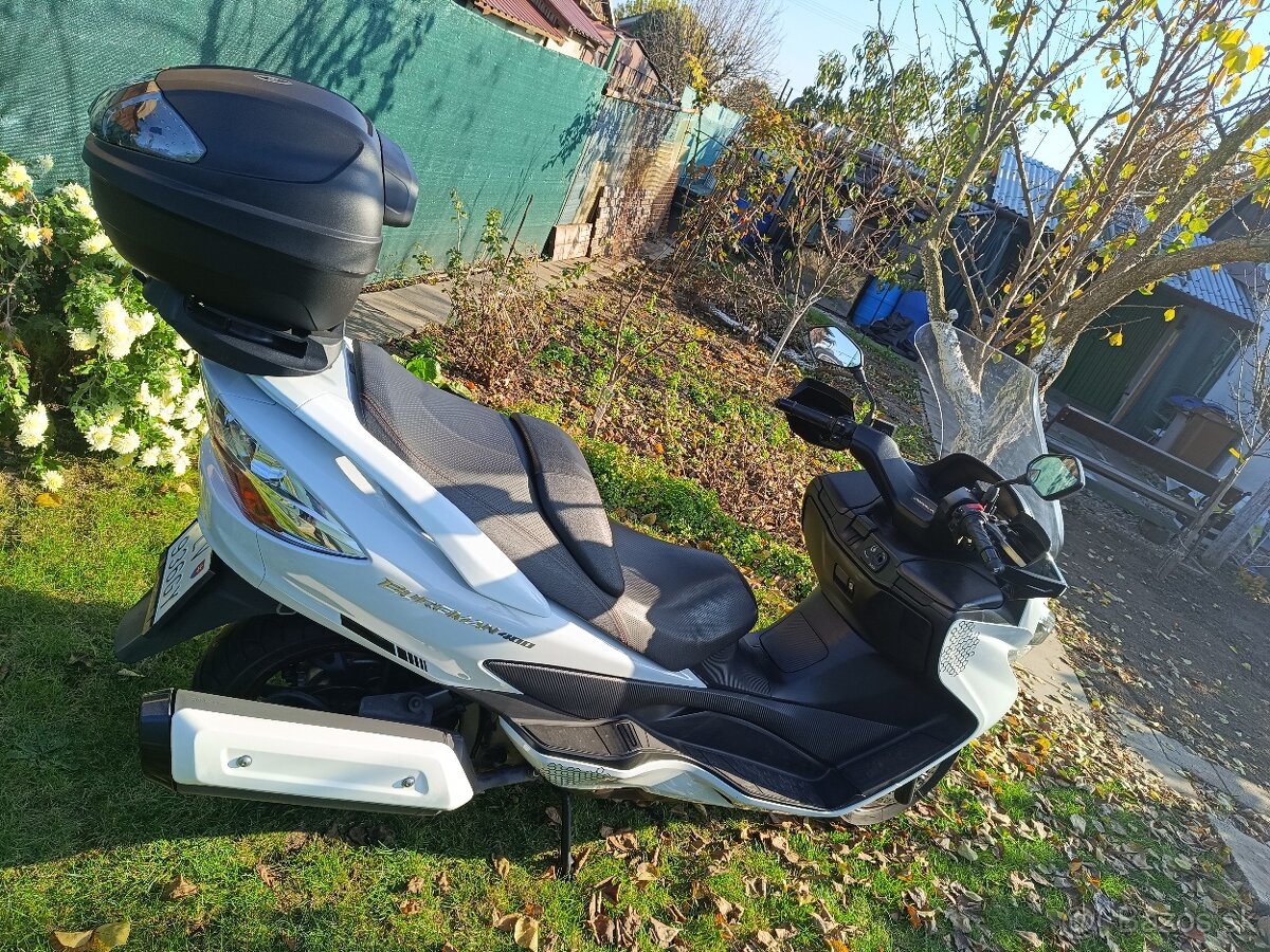 Suzuki Burgman 400 - 2