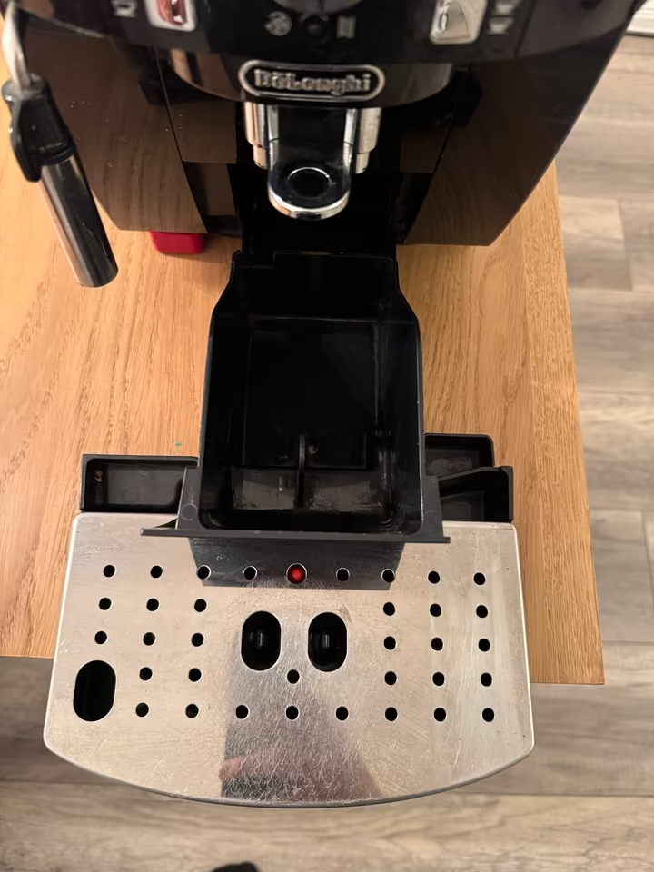 Kávovar Delonghi Magnifica S - 2