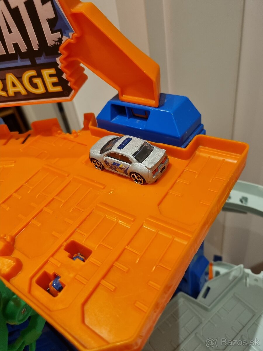 Hotwheels ultimate garage - 2
