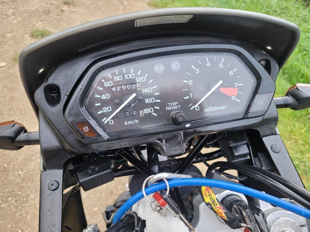 Honda NX 650 Dominator - 2