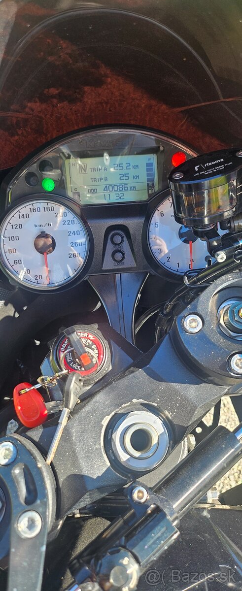 Kawasaki zzr1400 - 2