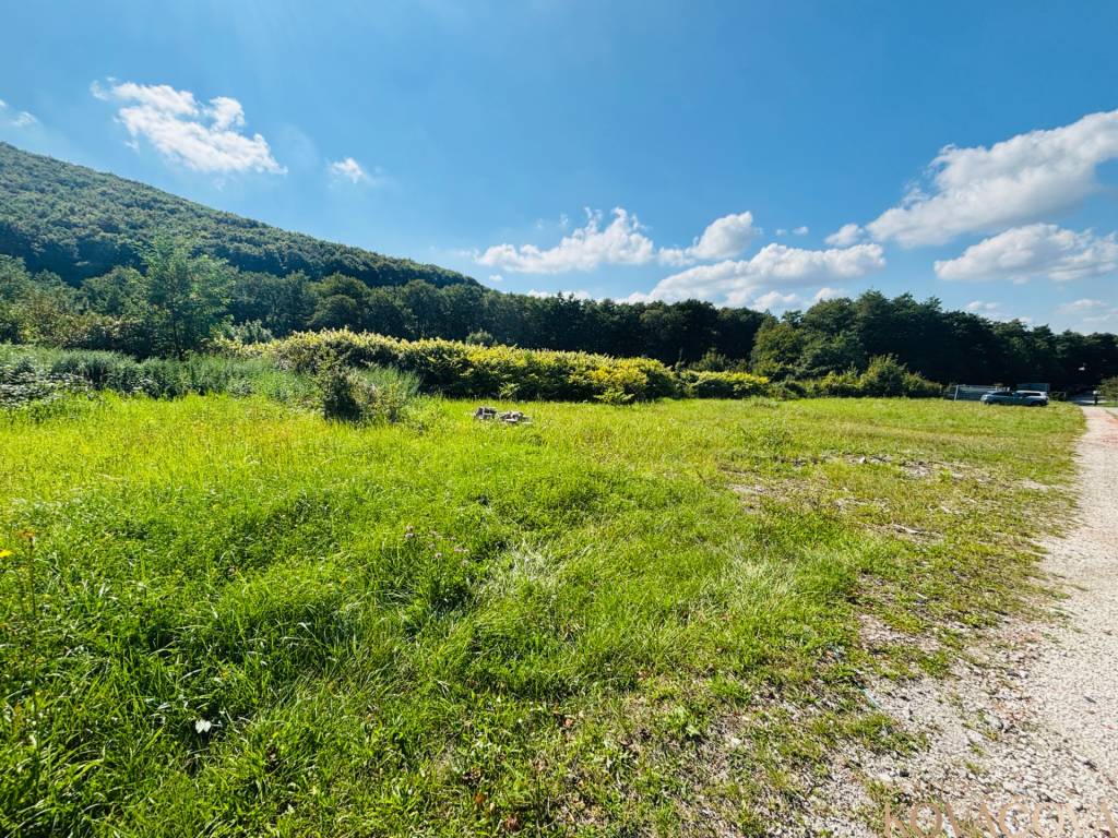 Na prenájom pozemok v priemyslnej zóne, Mníchová Lehota - 2