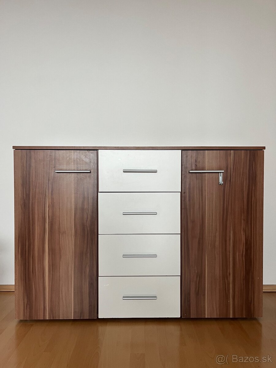 Moderná komoda v elegantnom drevodekore - 2