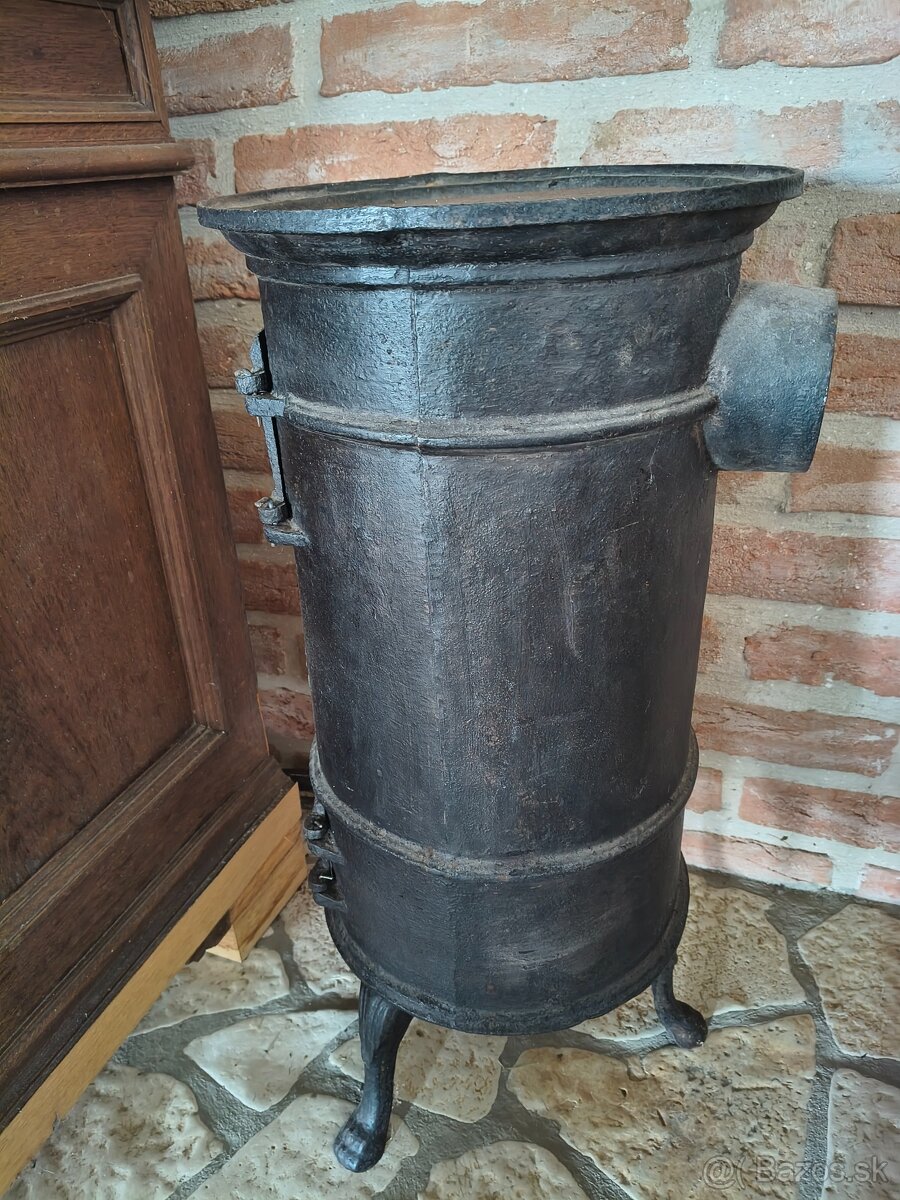 Staré liatinové kachle - 2