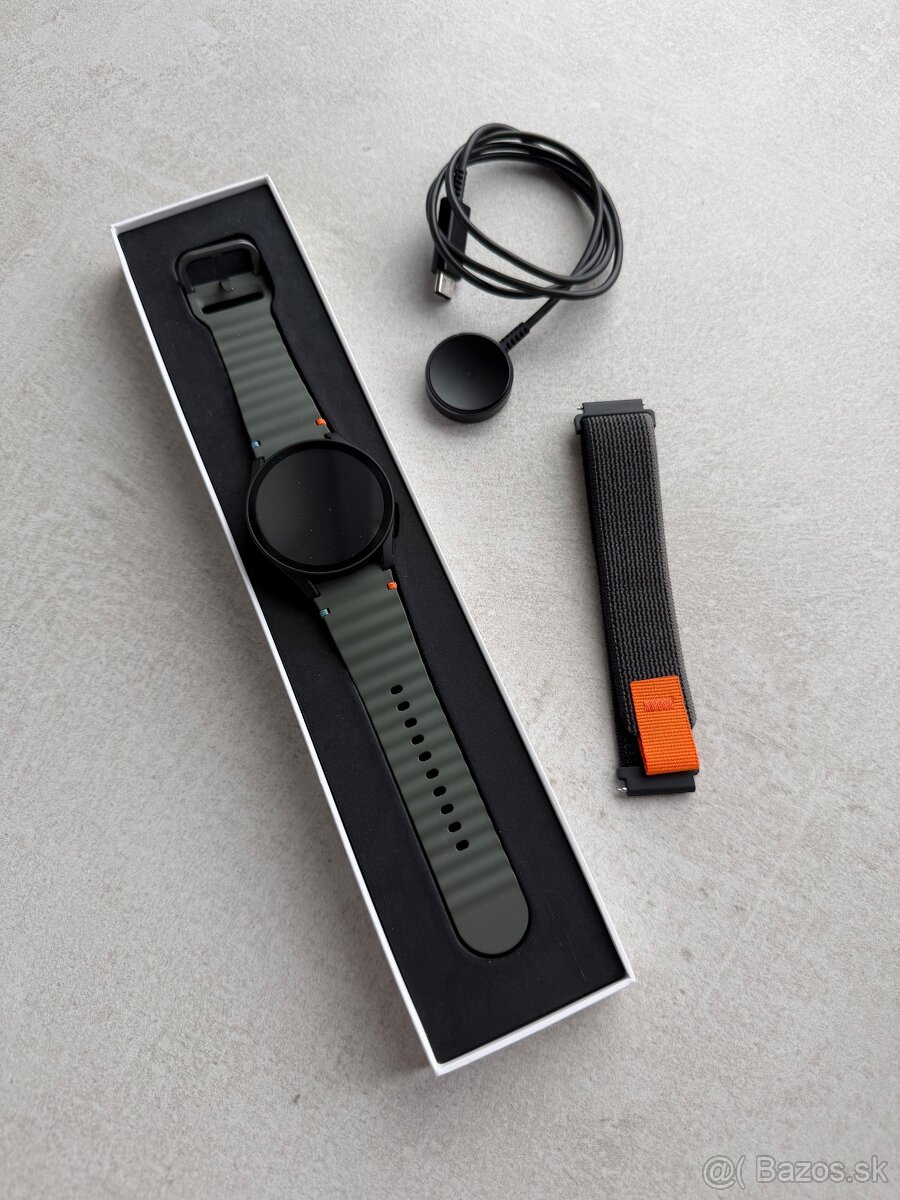 Samsung Galaxy Watch 7 (SM-L305F). - 2