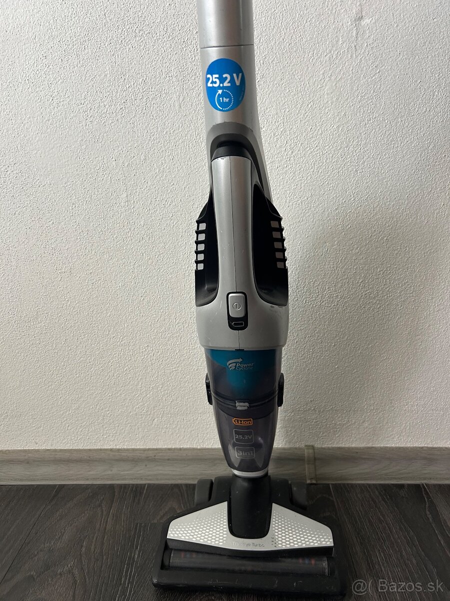 Predám tyčový vysávač Philips - 2