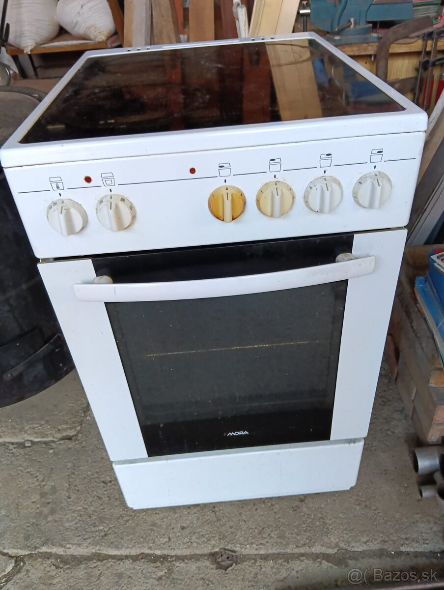 Elektricky sporák Mora 380V - 2