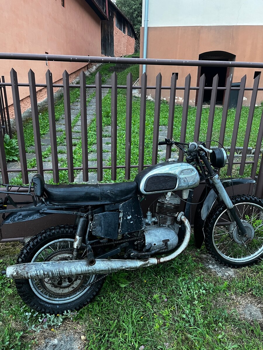 Jawa 250 353 - 2