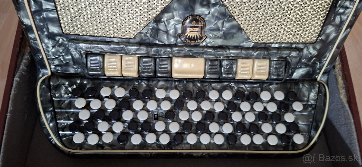 Gombikovy akordeon Firotti (B) - 2