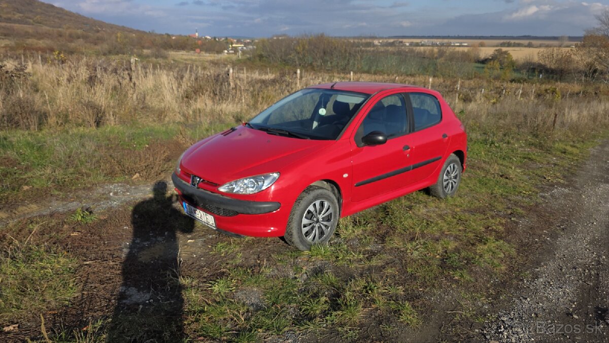 Predám Peugeot 206 1,1 benzín 44 kw - 2