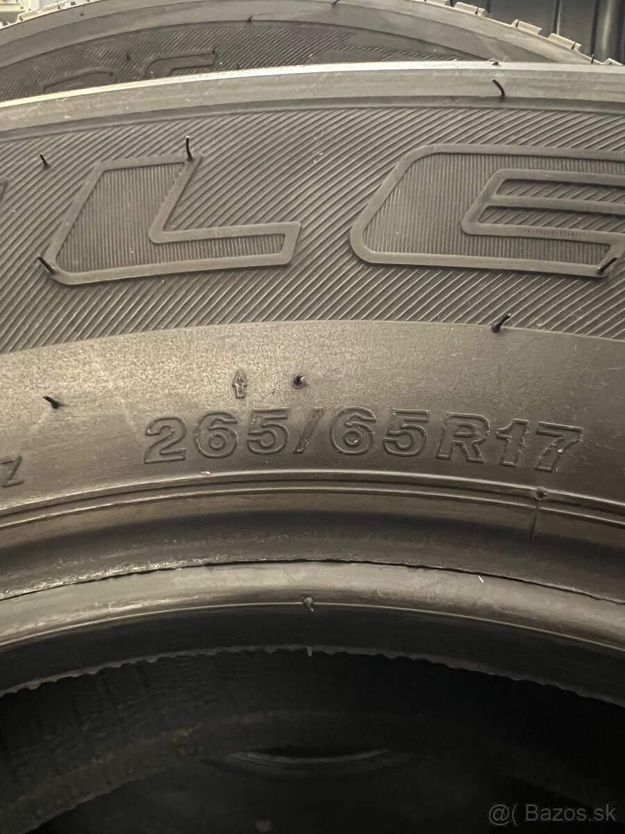 Brigestone Dueler A/T 265/65/R17 - 2