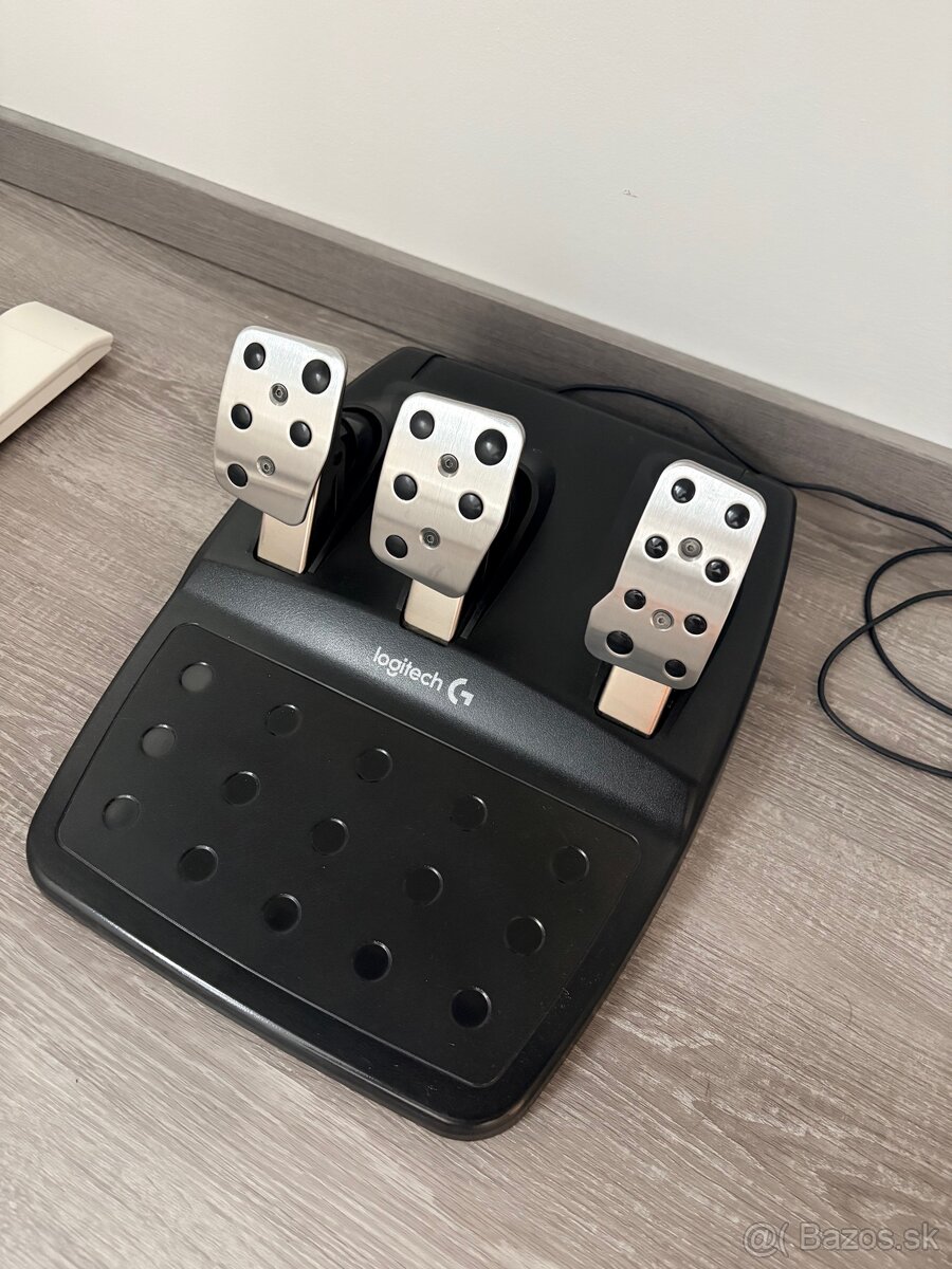 Logitech G920 +radiaca paka + pedále - 2