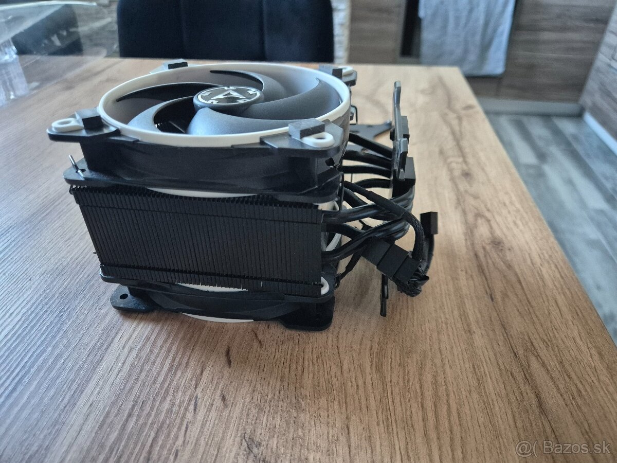 Predám chladič CPU ARCTIC Freezer 34 eSports DUO - 2