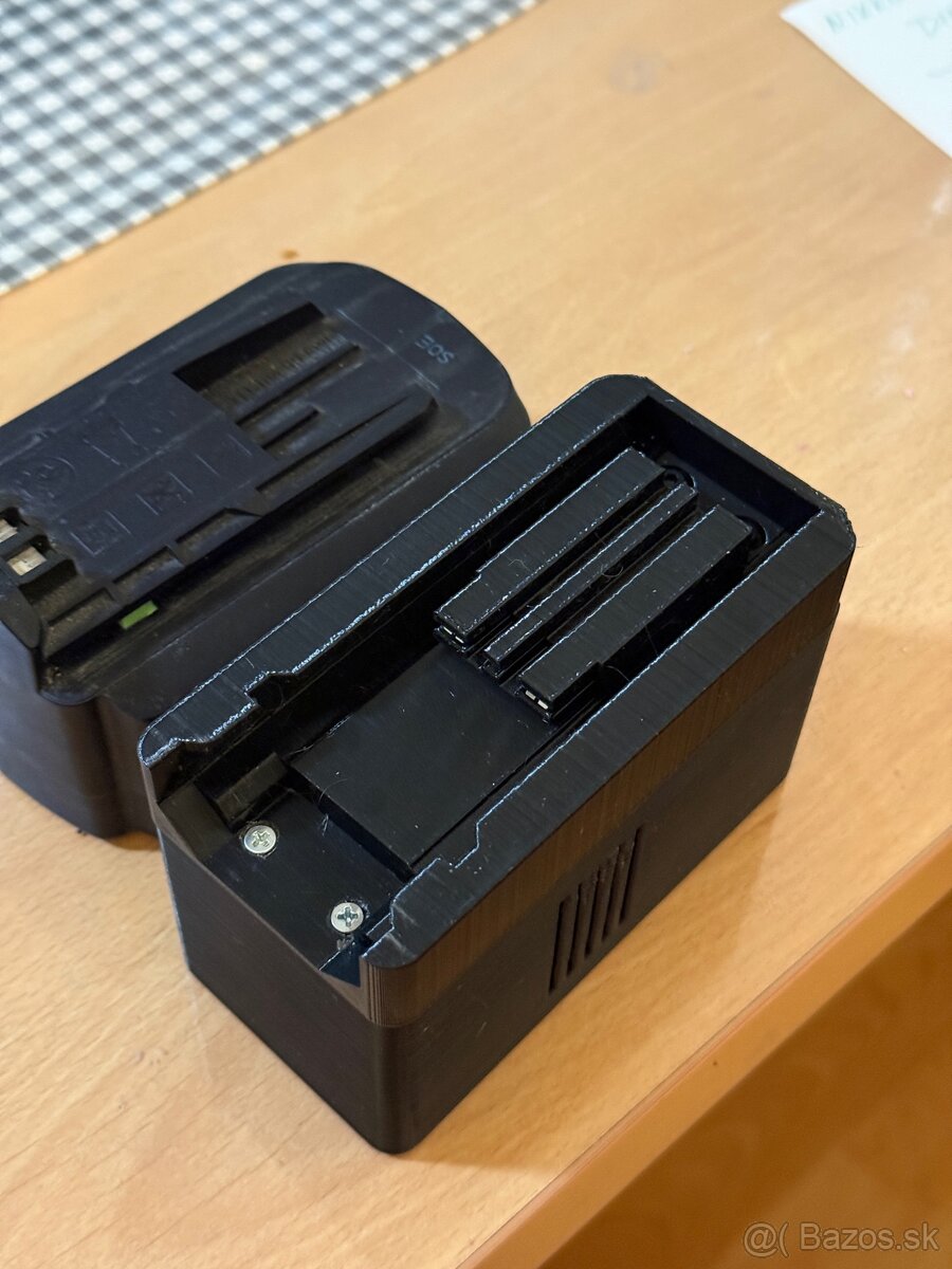 USB nabíjací adapter na batériu Festool - 2