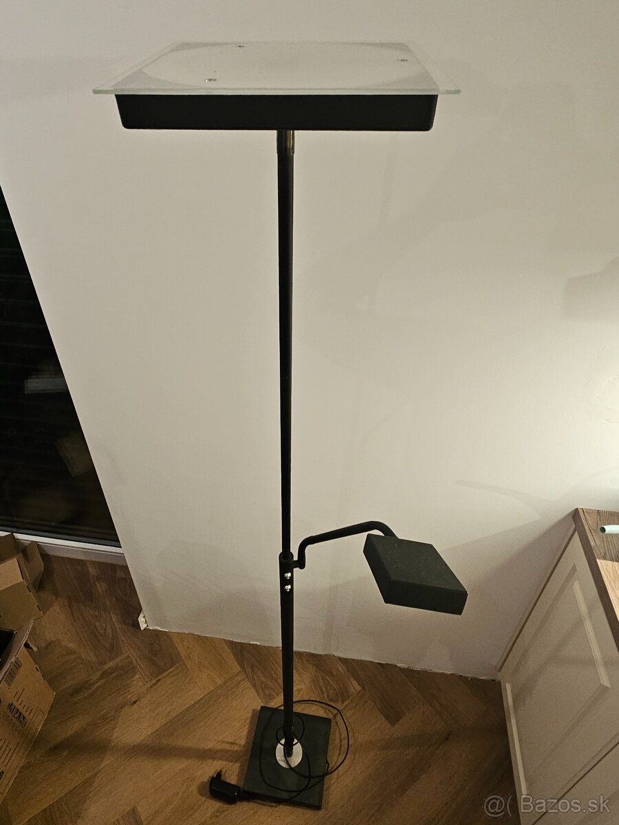 Čierna dizajnová lampa - 2
