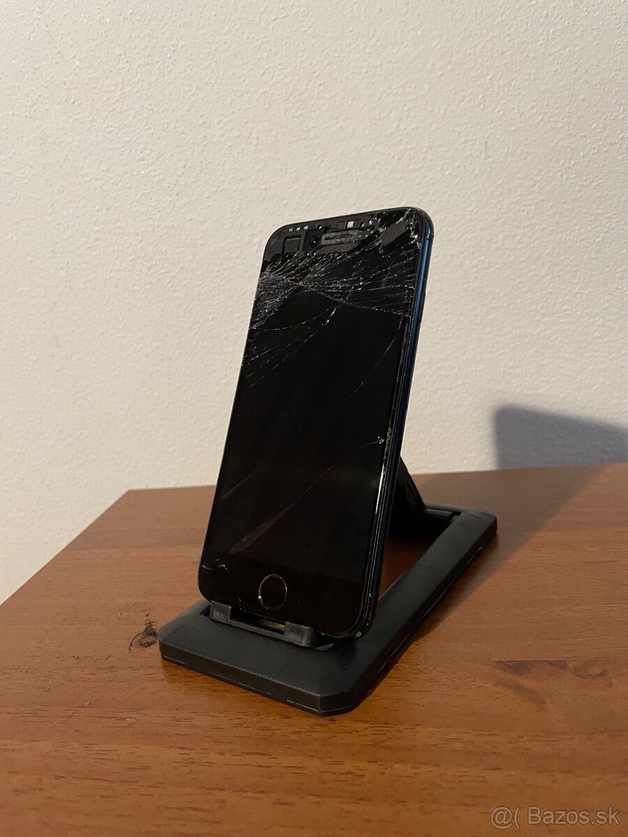iPhone SE (2022) Black 64GB | poškodený, ale funkčný - 2
