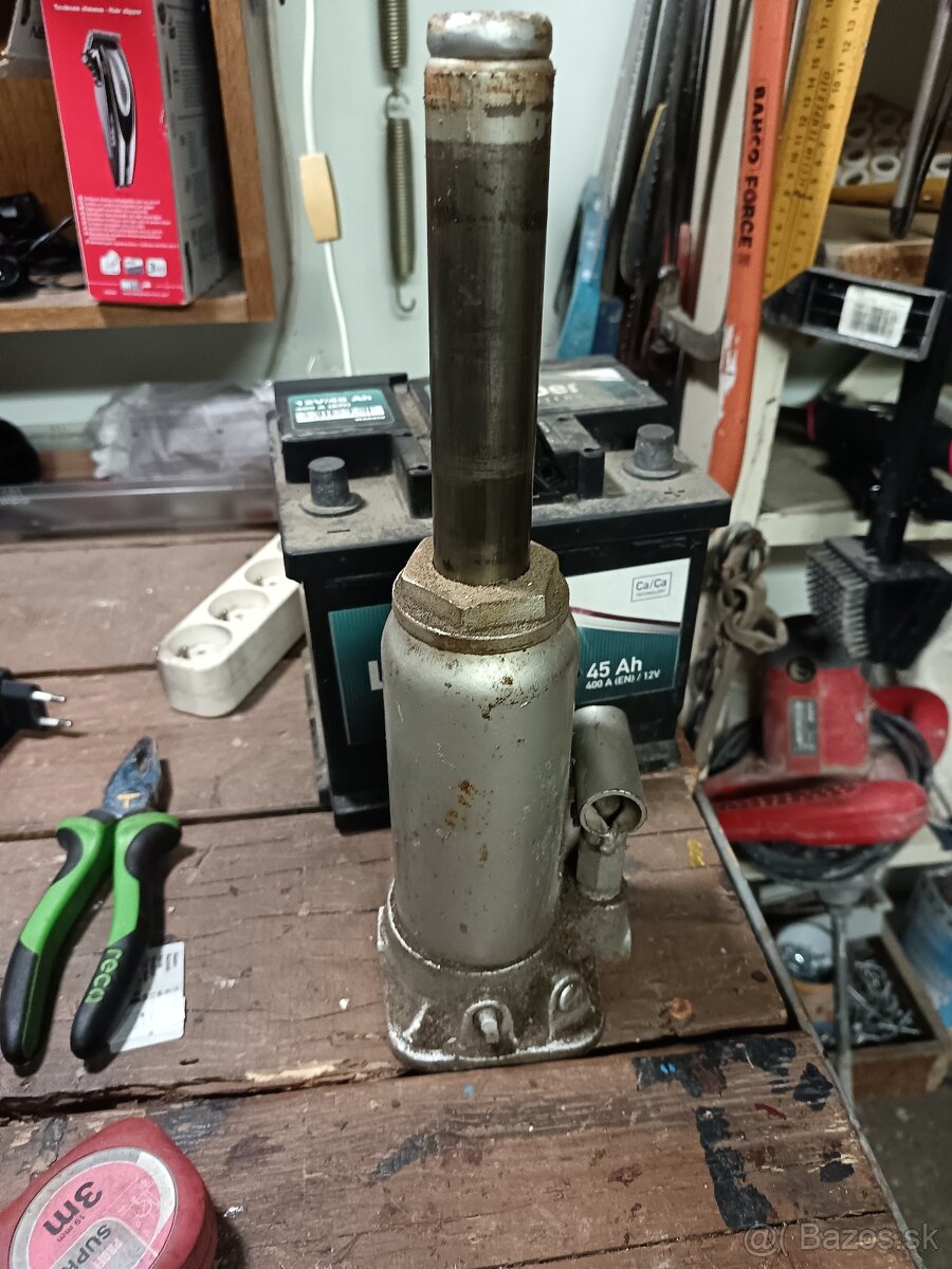 Hydraulicky zdvihak - 2