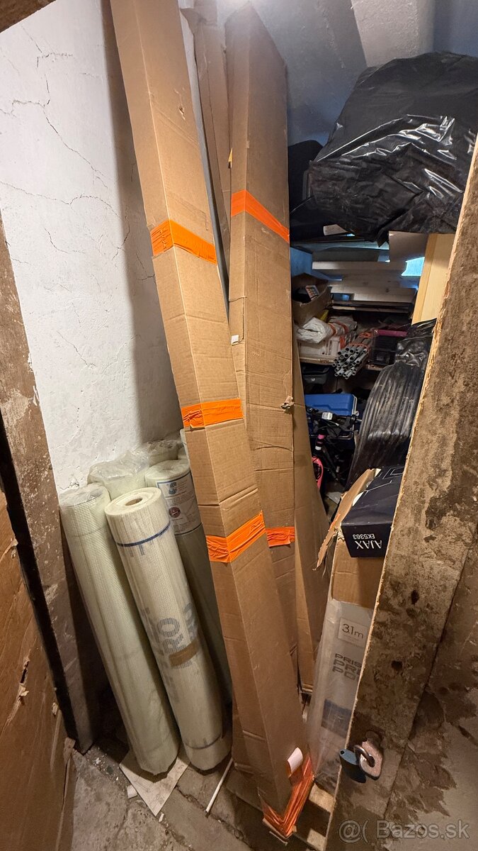 Armovacia sieťka rohovnik apolista - 2