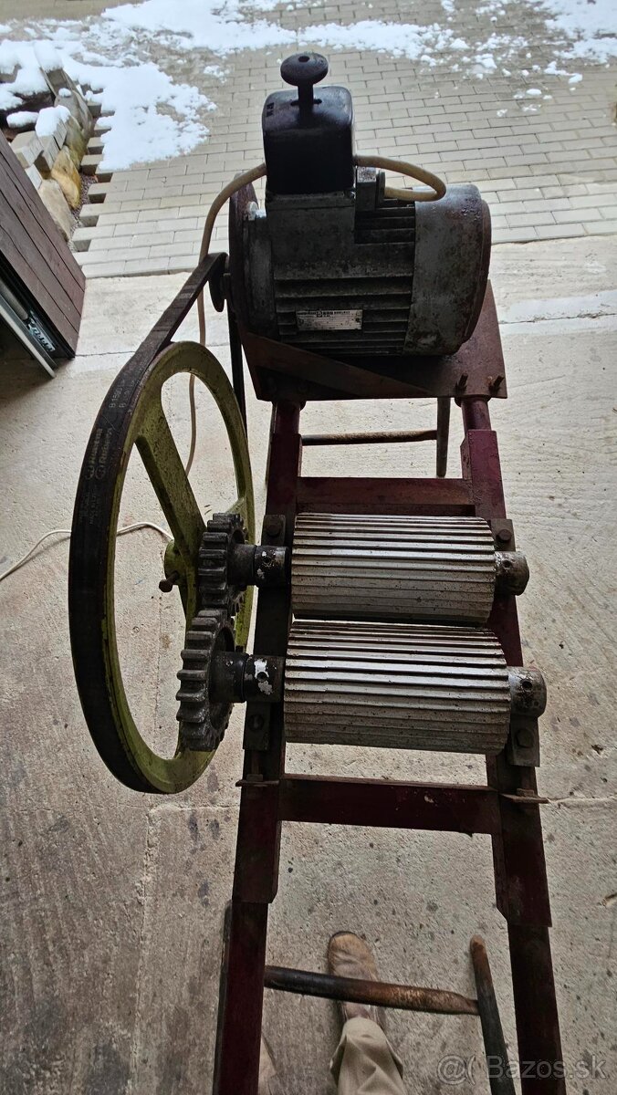 predám elektrický mlynček na hrozno - 2