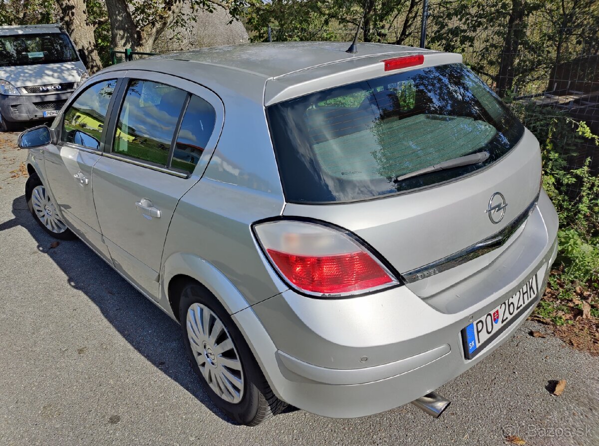 Opel Astra 1,8 125koní - 2