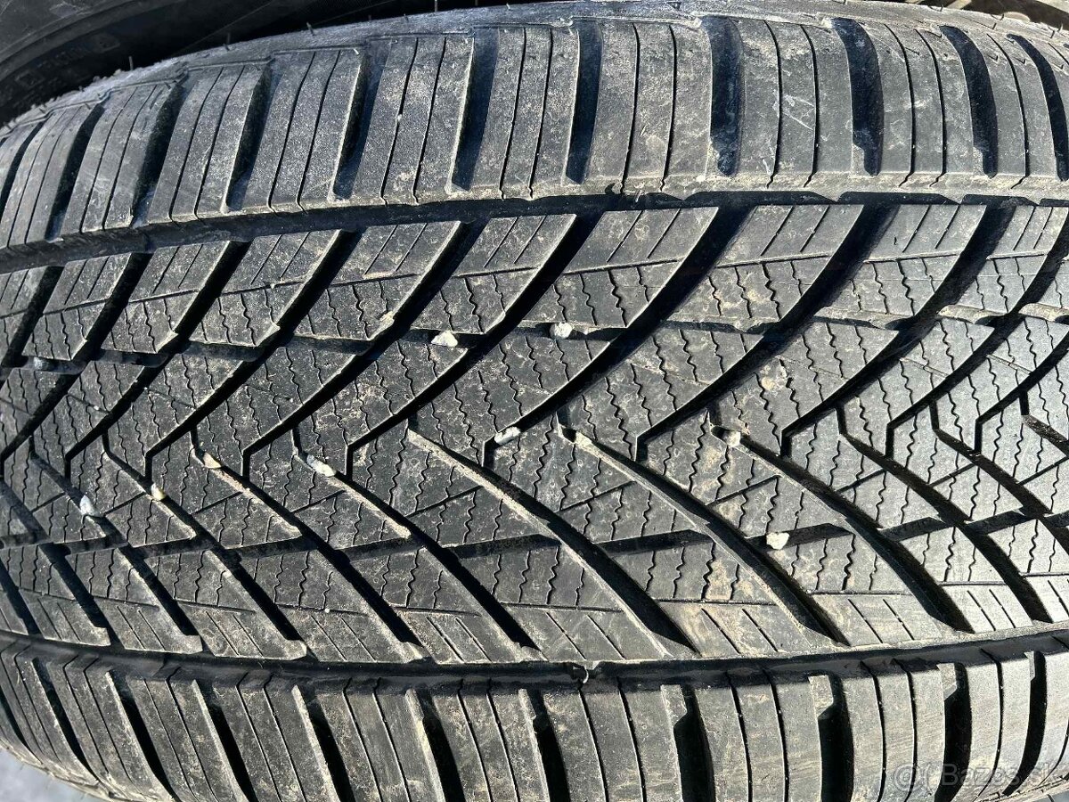 Tracmax A/S TRAC SAVER AS01 235/50 R19 103W - 2