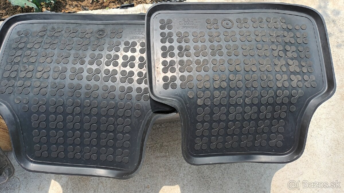 Gumené autorohože+vanička do kufra - 2