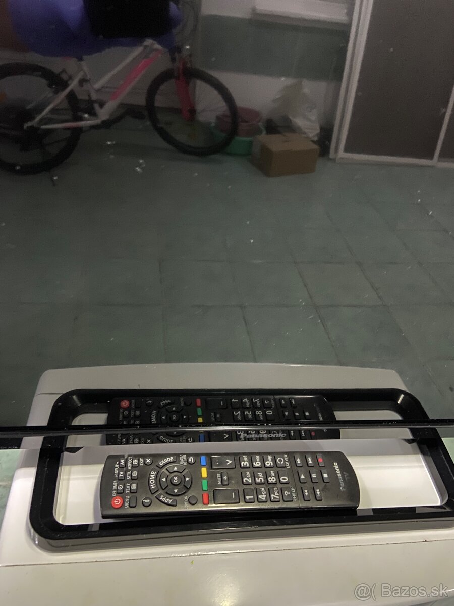 LCD Panasonic TX-32AS500E ako nový za 100€. - 2