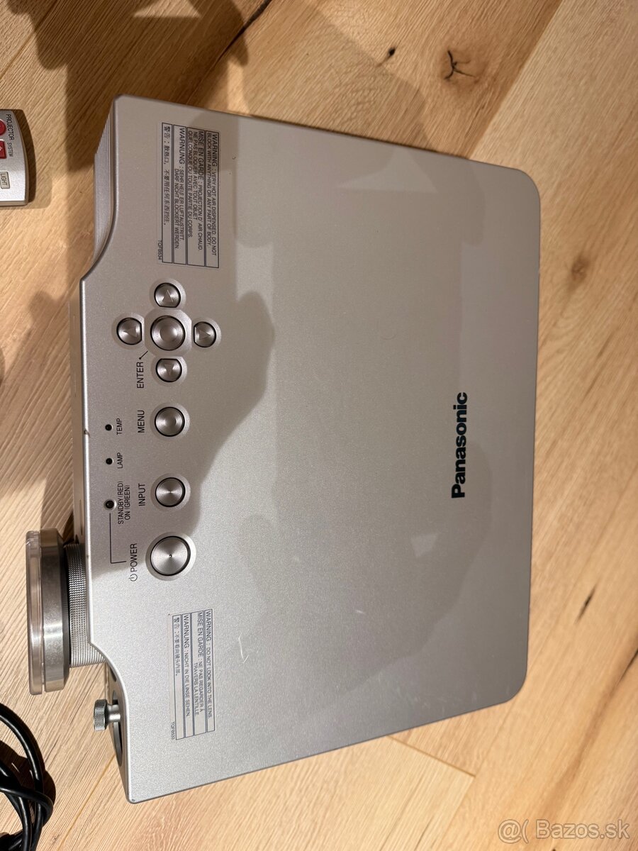 Projektor panasonic - 2