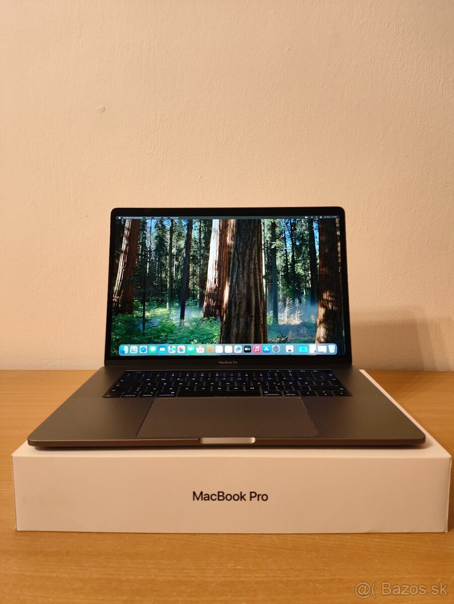 MacBook Pro 2018 | i7 • 16GB • 256GB SSD - 2