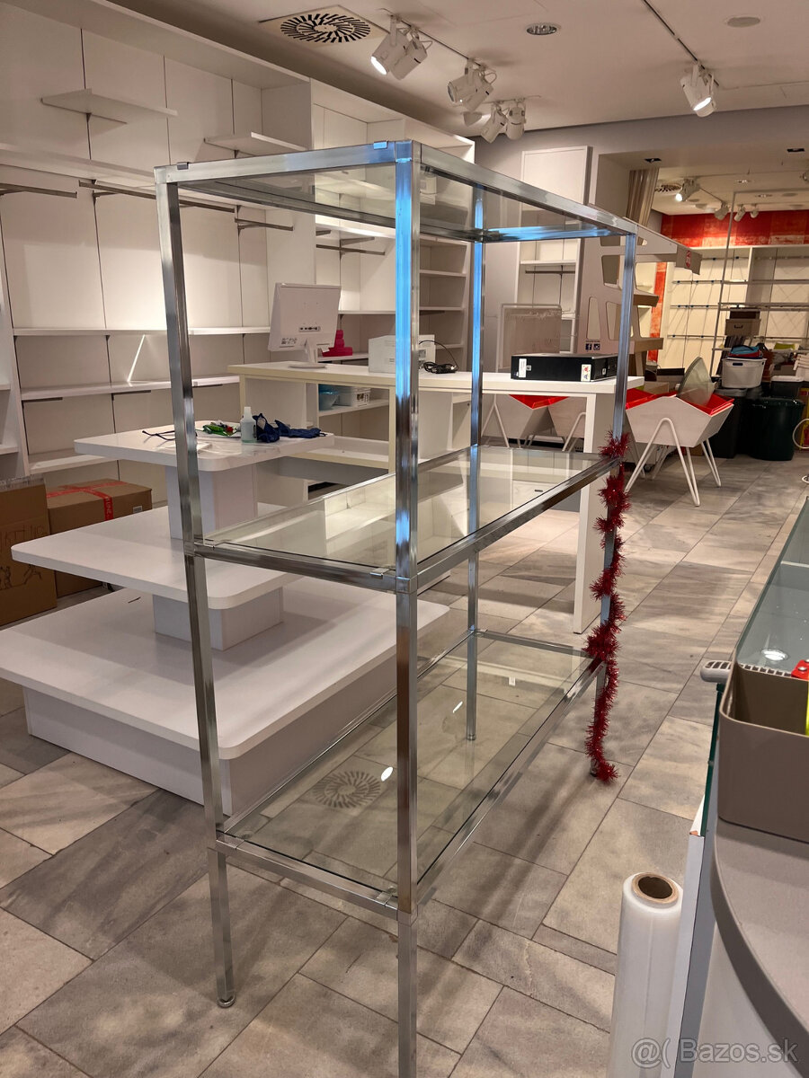 Sklenený obchodný regál - 2