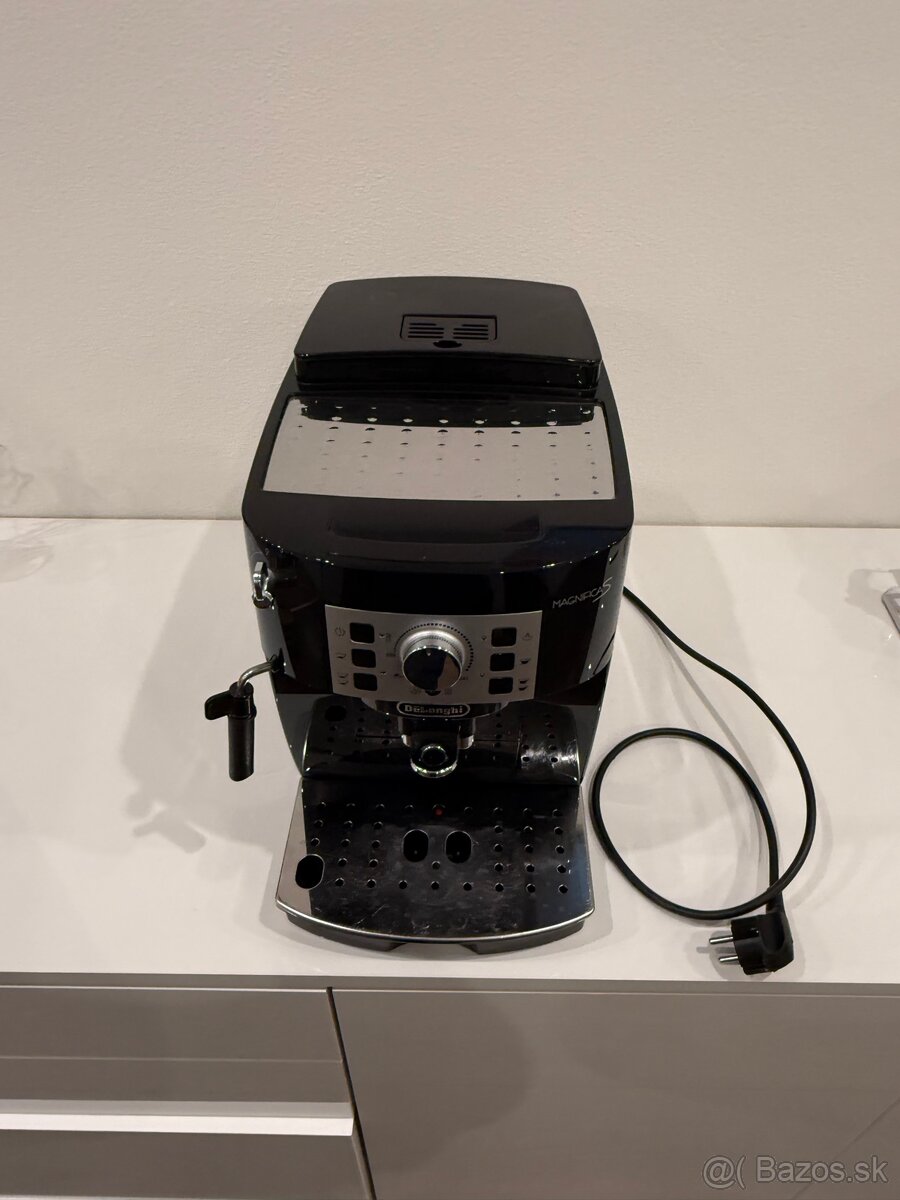 Kavovar Delonghi Magnifica S - 2