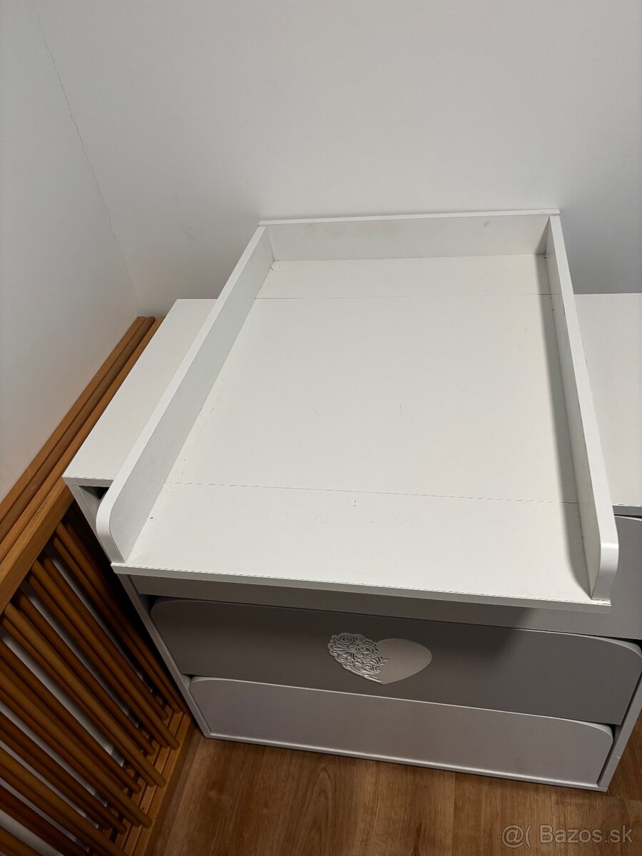 Prebaľovací pult - 2