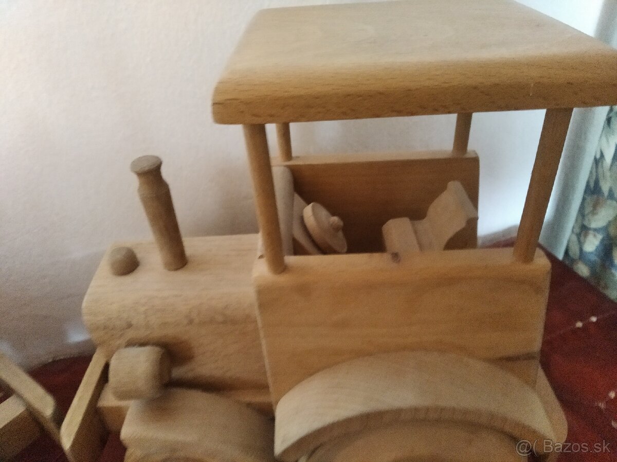 traktor dreveny - 2