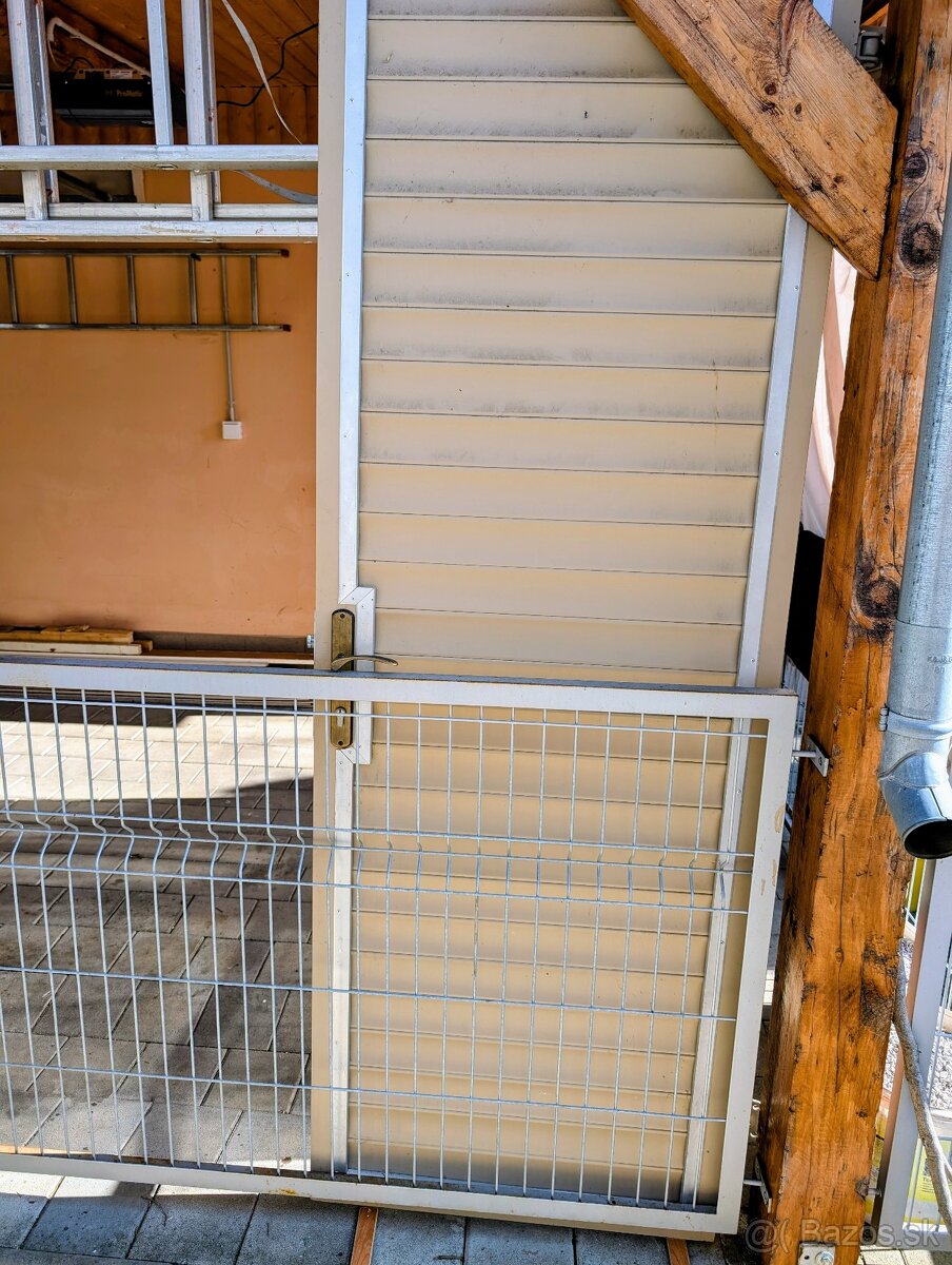 Brána vo výbornom stave - 2