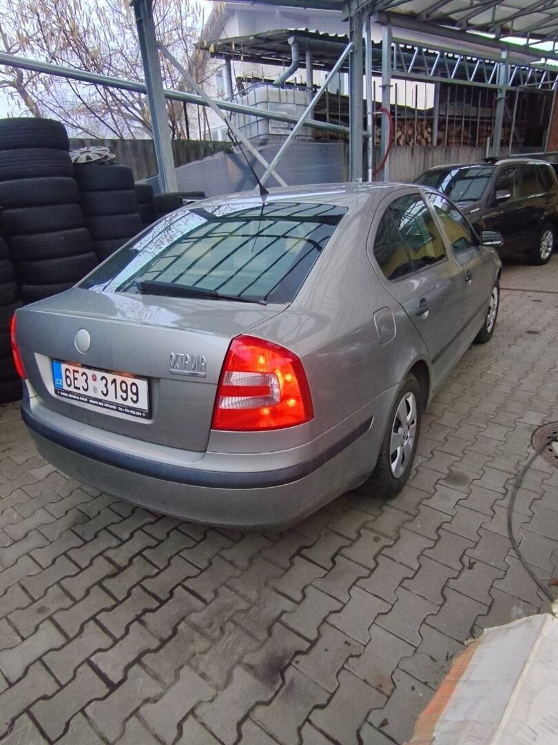 Škoda Octavia 2 1.6 MPI benzin - 2