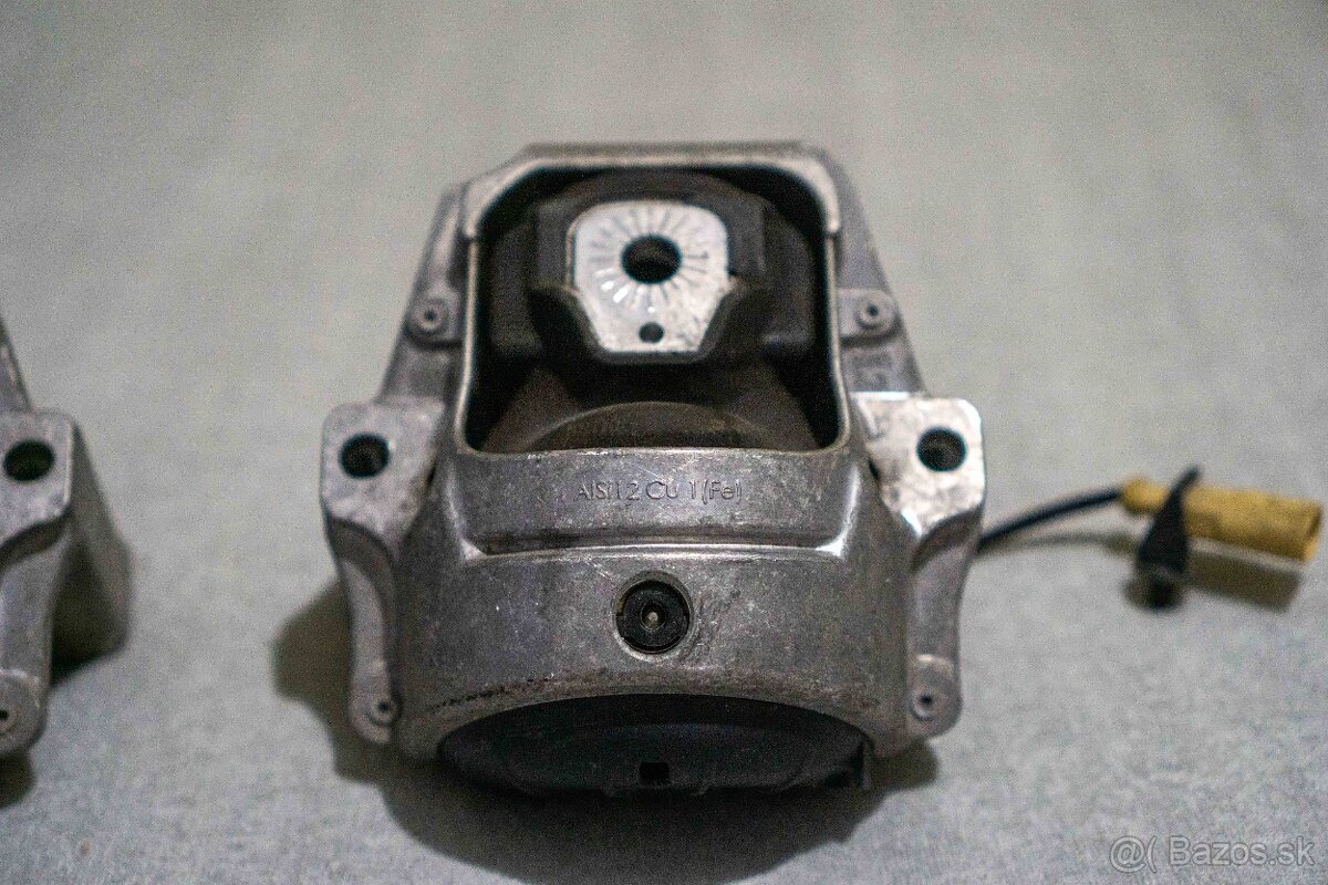 Audi A4 B8 2.0TDI Original uloženie motora - 2