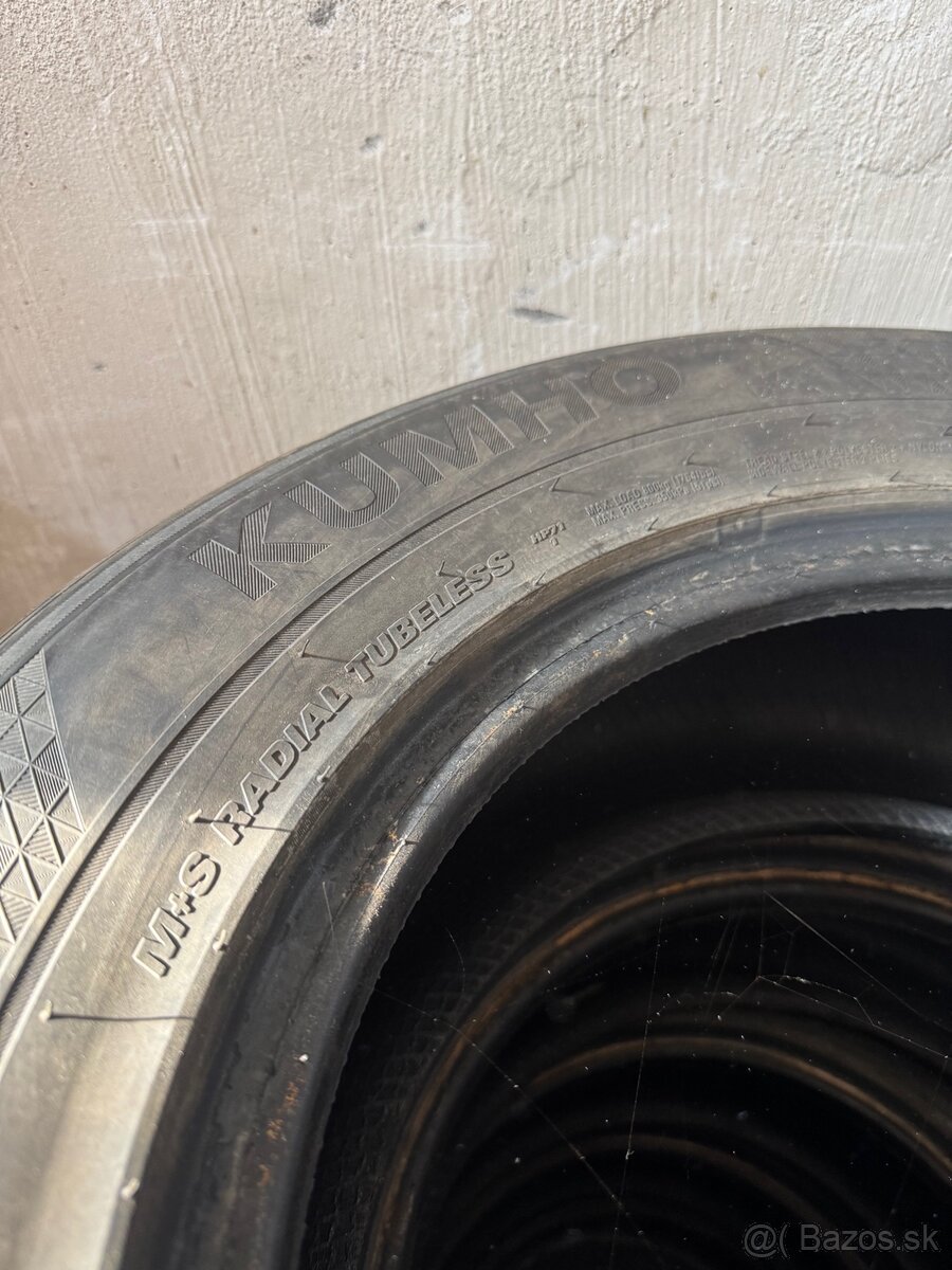 235/60 r16 KUMHO - 2