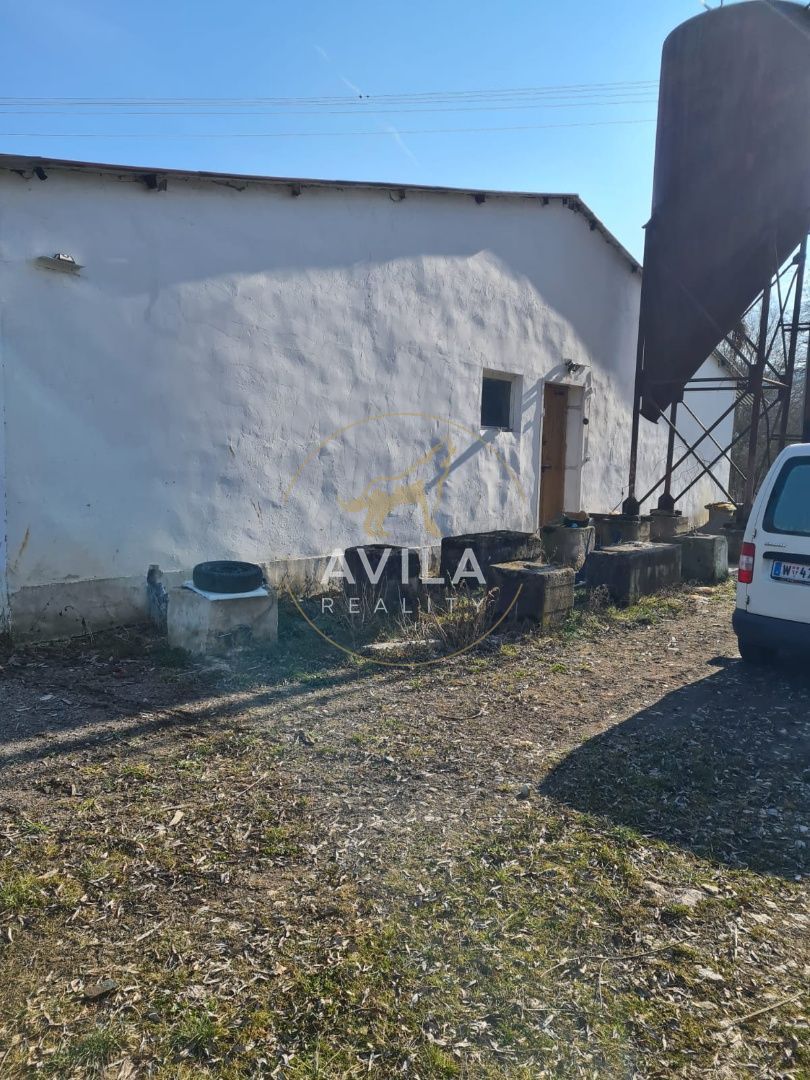 NA PRENÁJOM: veľkometrážna hala 5600m2 - Hrašné - 2