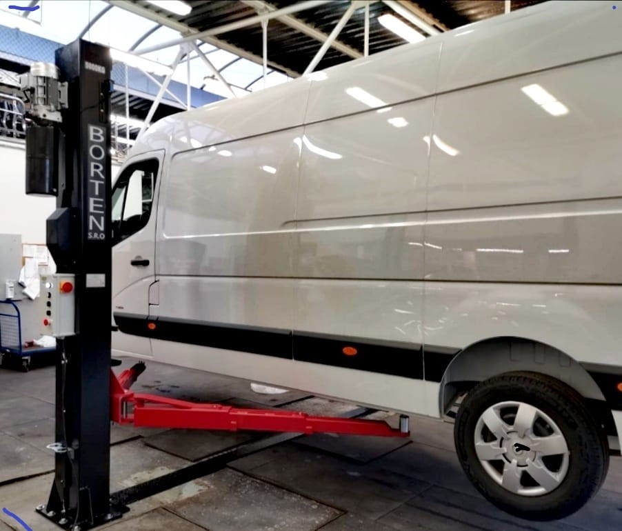 Dvojstlpový zdvihák BOR 4,2Ton a 5TON ramena 3dielne automat - 2