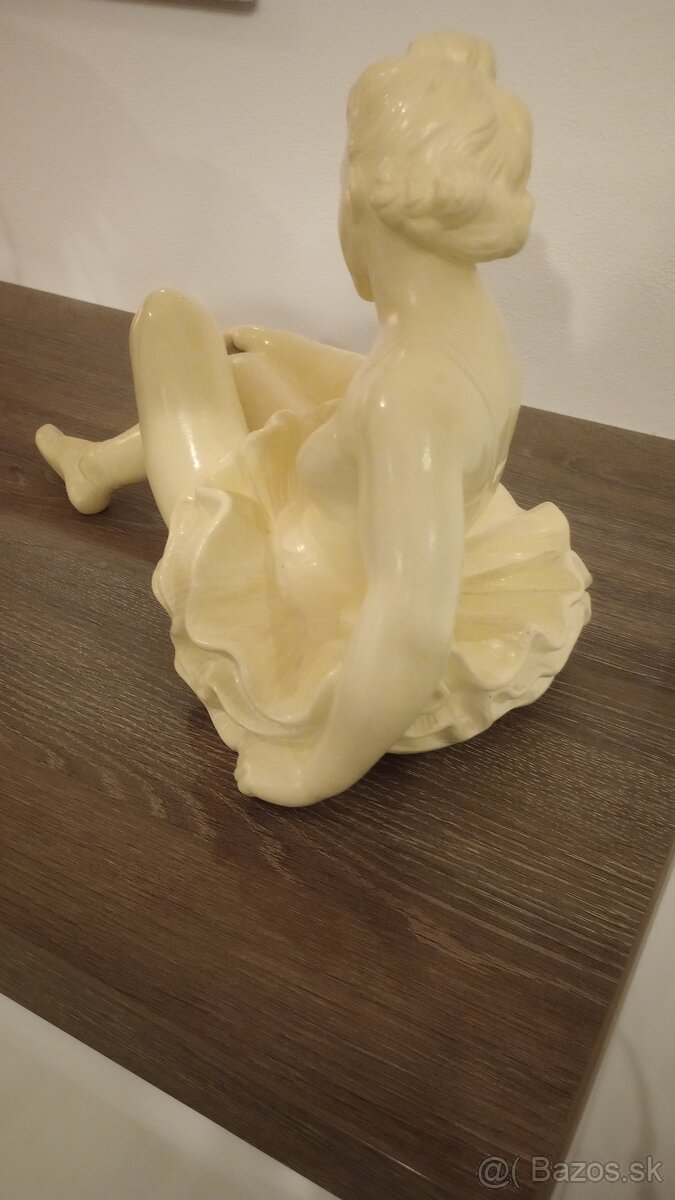 Soška baletky r. 1950 - 2