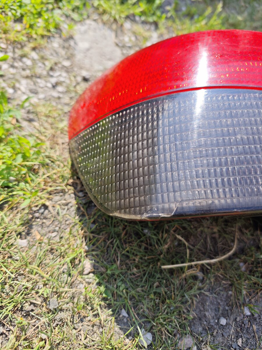 Zadné svetlá Peugeot 306 - 2