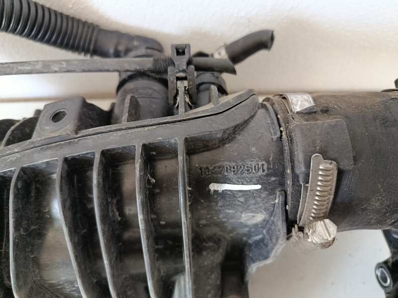 sacie potrubie focus mk3 1047092501 70€ - 2