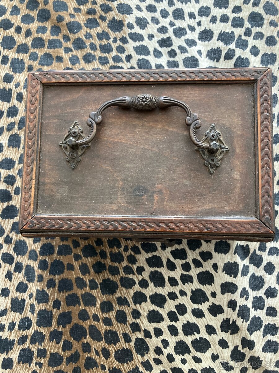 Drevena krabicka, sperkovnica - 2