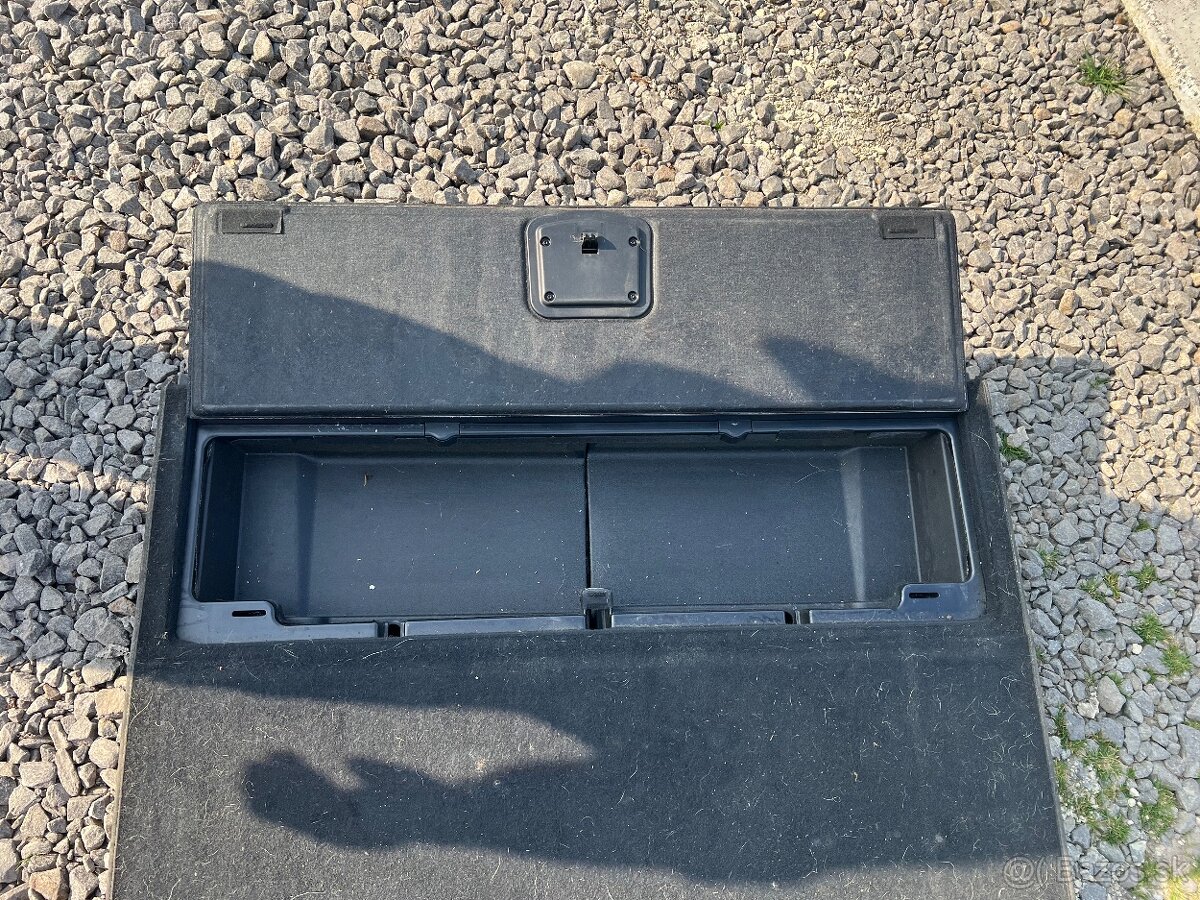 Predám dvojité dno kufra do VW Touran - 2