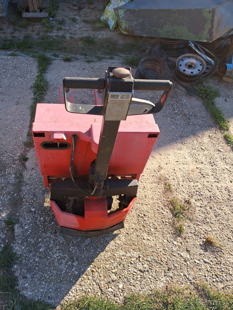 Predam paletovy vozikBt - 2