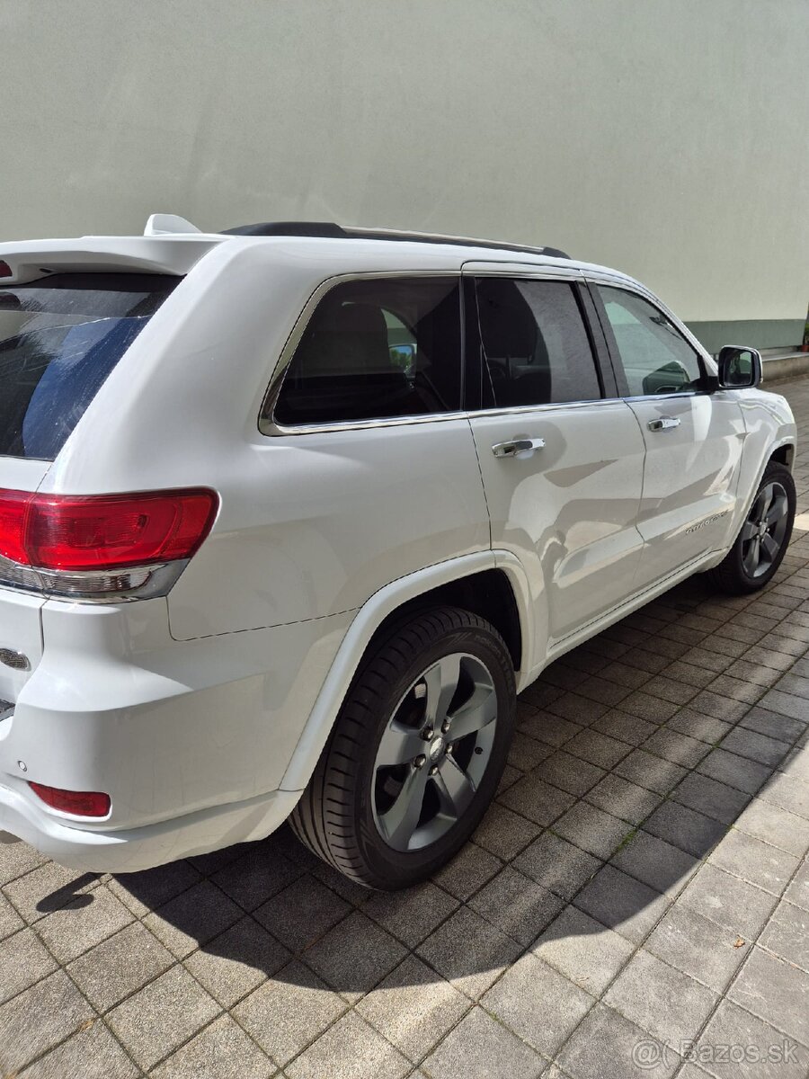 Predám Jeep Grand Cherokee Overland v perfektnom stave