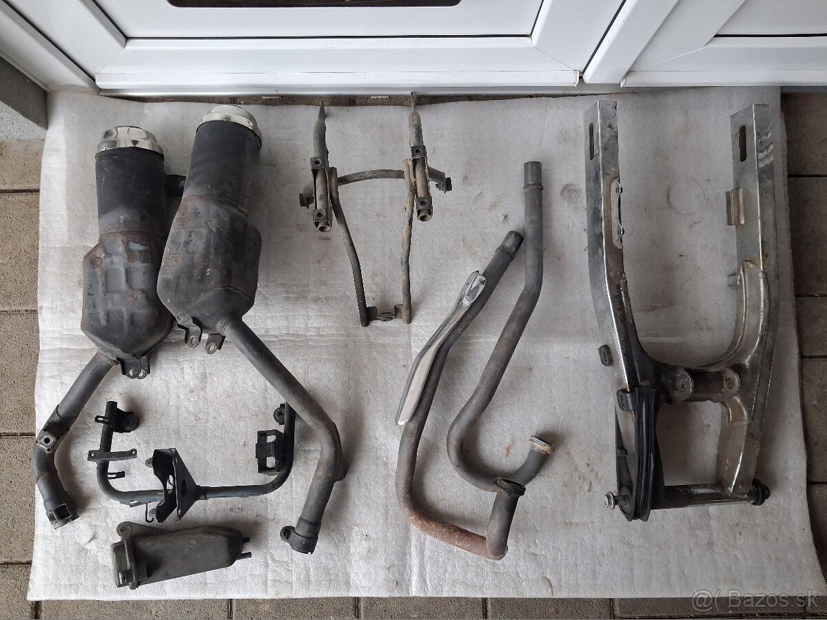 Honda NX 650 DOMINATOR - 2