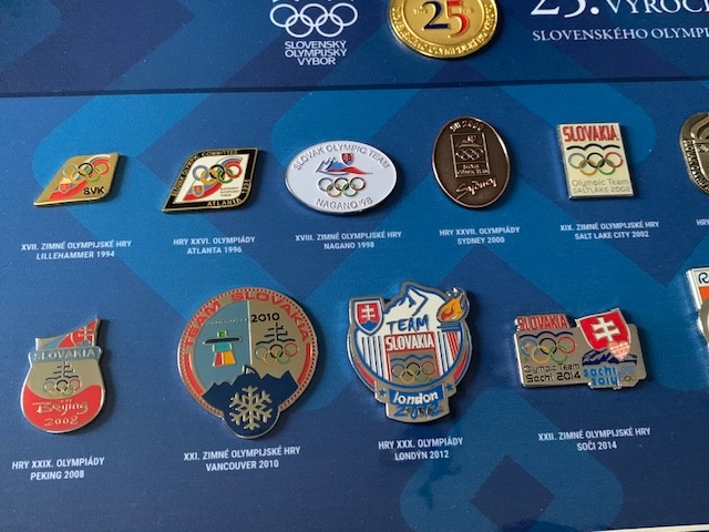 Predám Oficiálnu sadu Olympijských odznakov SOV - 14 ks - 2